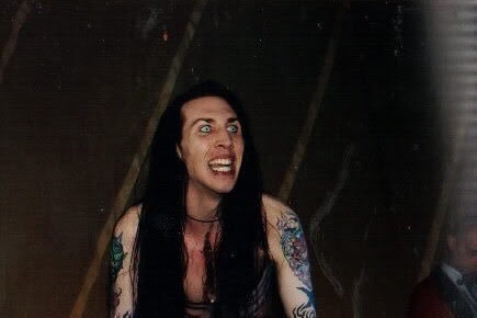 undeadprat:  this is the last known photograph of manson’s 2nd contact lens