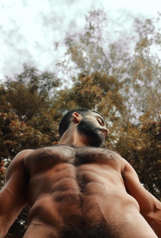 nude-men-in-nature: