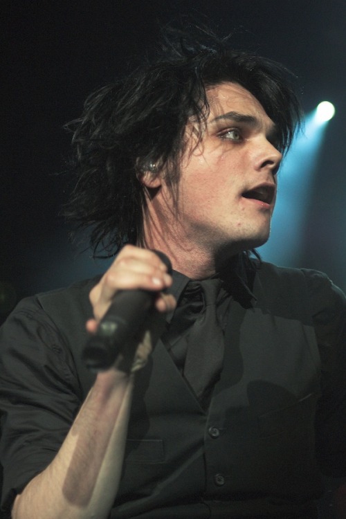 vacationadventuresociety: (click for HQ) o2 Arena, London, UK. 15/11/07