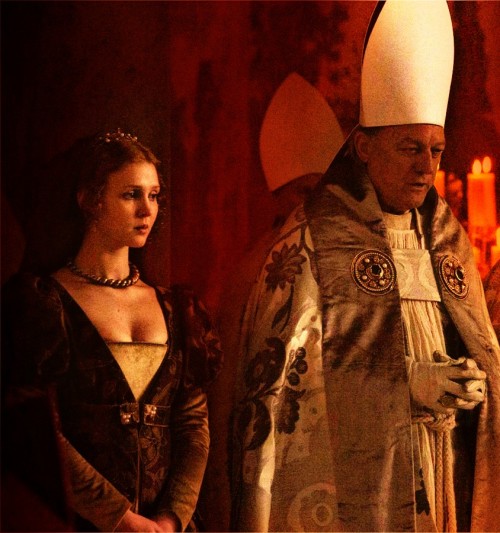 lady-eleanor-vane:Lucrezia Borgia and Rodrigo Borgia in The Borgias / Borgia. 