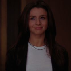 Caterine Scorsone  Cb77f97aa32ca54d2a8ffe09ef80c6bdd94b0fdc