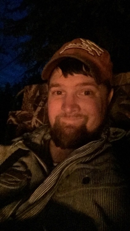 Enjoying the fire, tunes, beer, and puppy cuddles! Just missing one thing 😊
