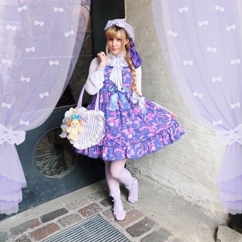 donutdisaster: My outfit for today. Went to eat with friends! #angelicpretty #sweetlolita #wrappingr