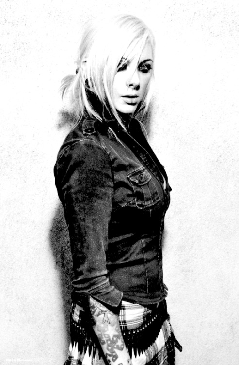 fuckyeahinthismoment:  In This Moment - Maria Brink Photoshoot 2007