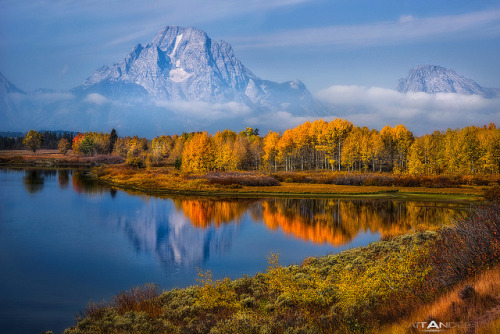 Ox Bow Bend during the peak of Fall colors by Matt Anderson by Matt Anderson Photography on Flickr.