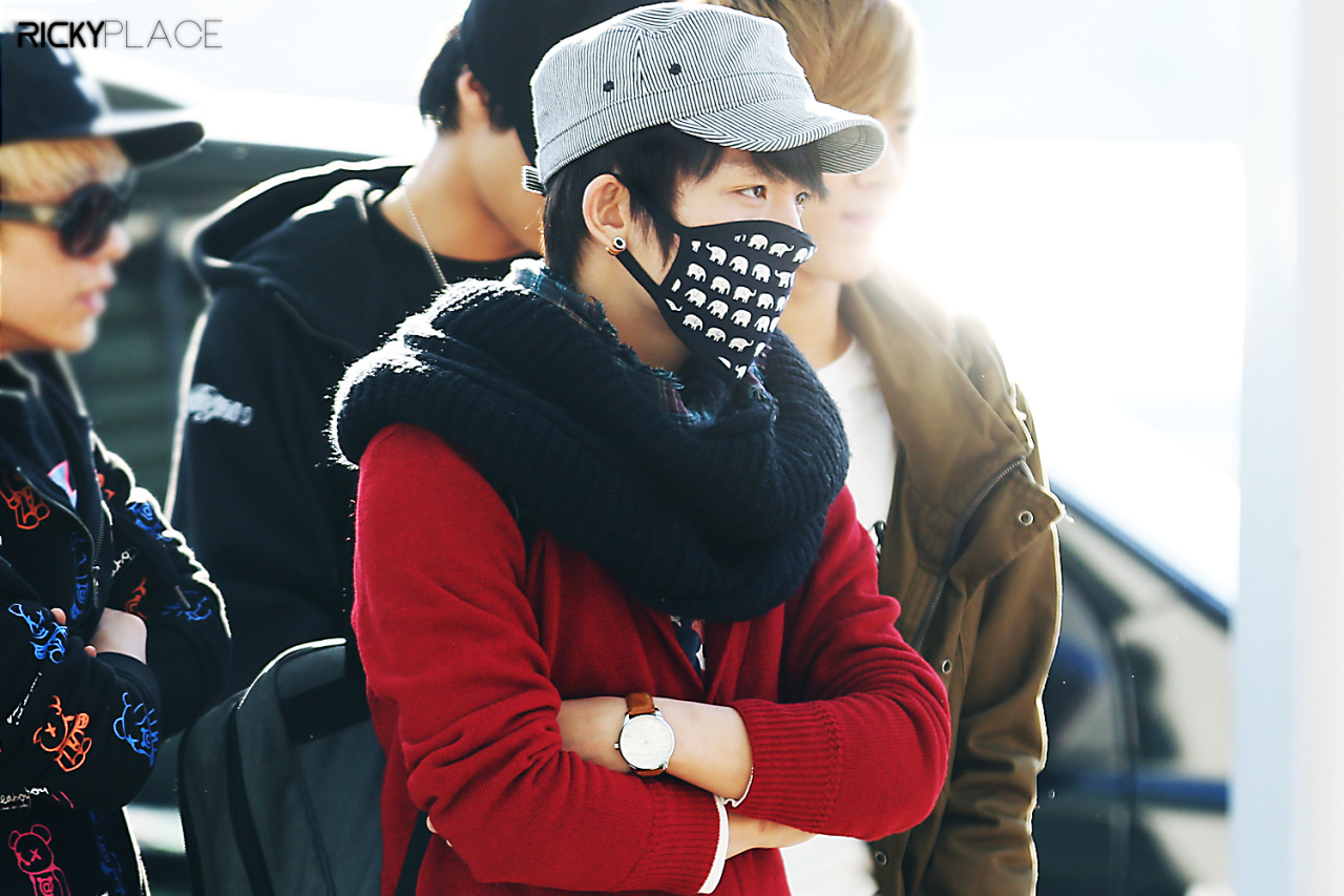 rickyfacts:  [PHOTOS] 121018 Ricky - Incheon Airport 