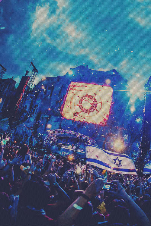 rave-republic:  Tomorrowland 2013: Day 2 | Sterrennieuws       
