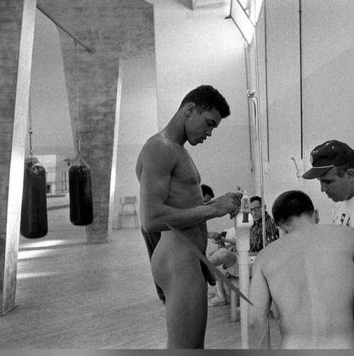 tumblr photo onlyfamousnakedmen 23