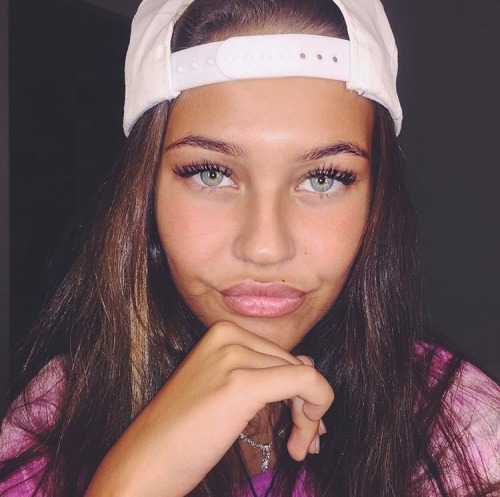 bombshellssonly:  @rebekaforsberg