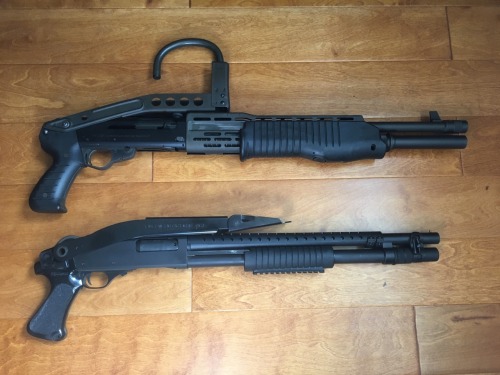 gunrunnerhell:FoldersQuick side-by-side shot of my SPAS-12 and my budget shotgun project from a few 