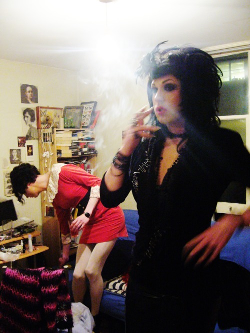 Sex queen of fetish and smoking pictures