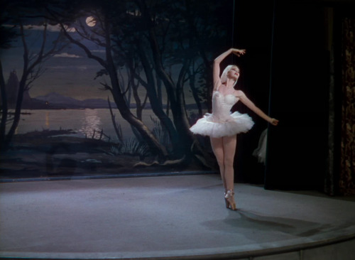 XXX ozu-teapot: The Red Shoes | Michael Powell photo