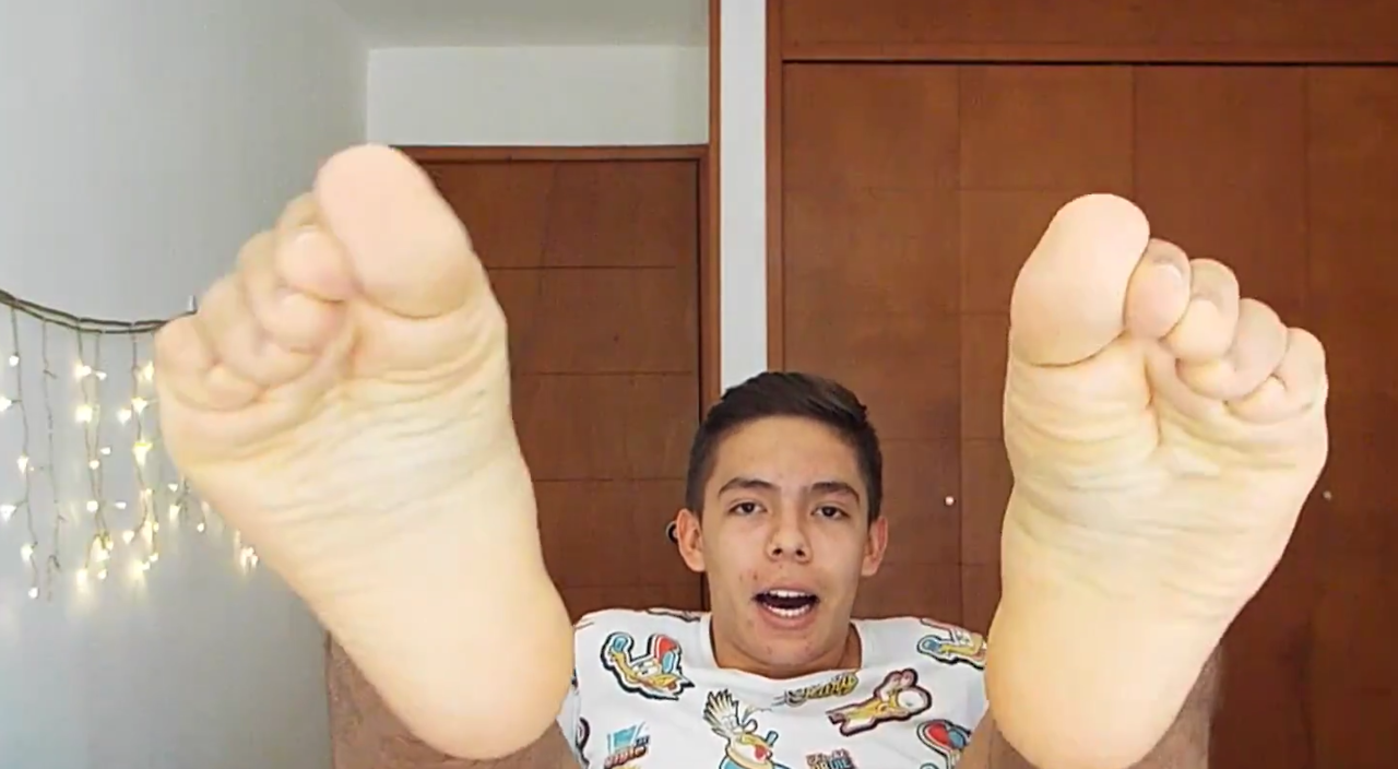 Male Feet Central