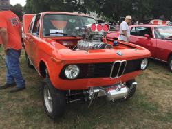 awesomecarmods:  Saw this insane BMW 2002