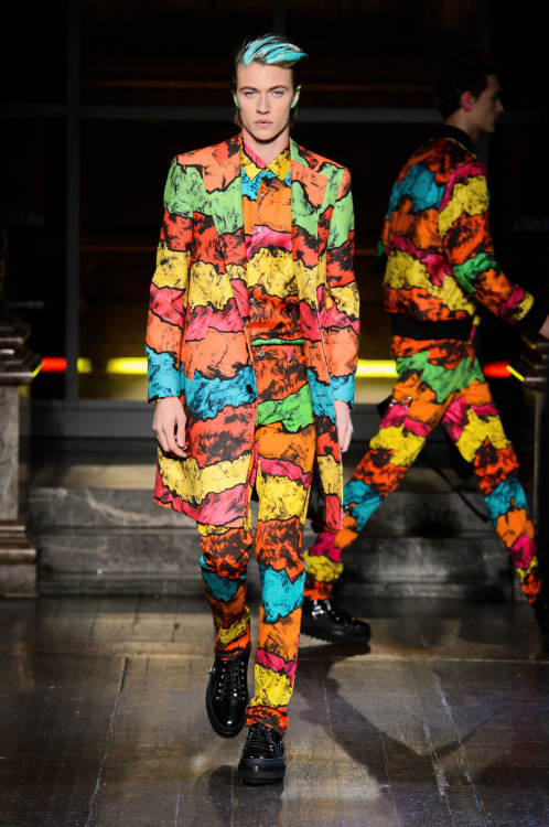 menandfashion: MOSCHINO Fall/Winter 2016 collection LONDON MENSWEAR