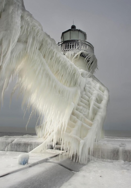 fancyadance: Frozen Lighthouses on Lake Michigan more