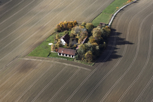 mothernaturenetwork: Aerial archaeologist finds bittersweet beauty in geological photo surveysEver s