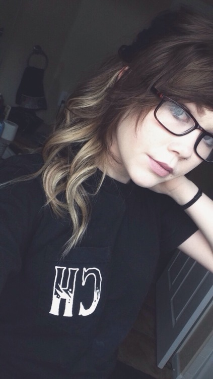 viindictive:  viindictive:  dhso:  viindictive:  thinking about dogs  (ig; meeekenna)  *dashboard sc