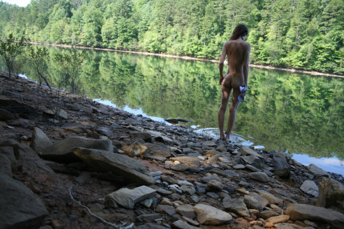 naked-yogi:  rinsing off, naturallyAM-August 3rd, 2015self-portrait by Anastasia(please only reblog with caption intact. no reposts).