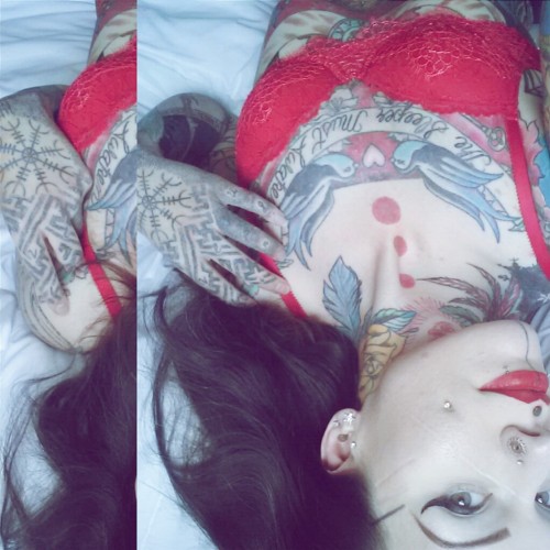 ashleydarling:  shannakeyes:  “Take up more space as a woman. Take up more time. Take your time. You are taught to hide, censor, move about without messing up decorum for a man’s comfort. Whether it’s said or not, you’re taught balance. Forget