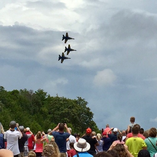 #BlueAngels flyby during morning practice (at National Naval...