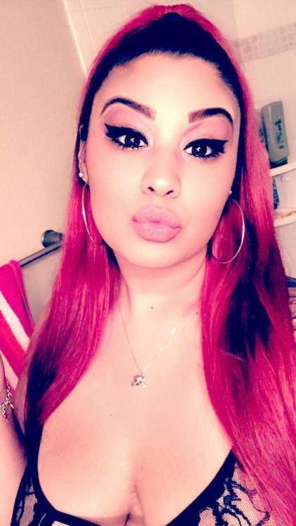 curvy-sexican:  Teasing my Daddy! Hurry home! 😍👑💖