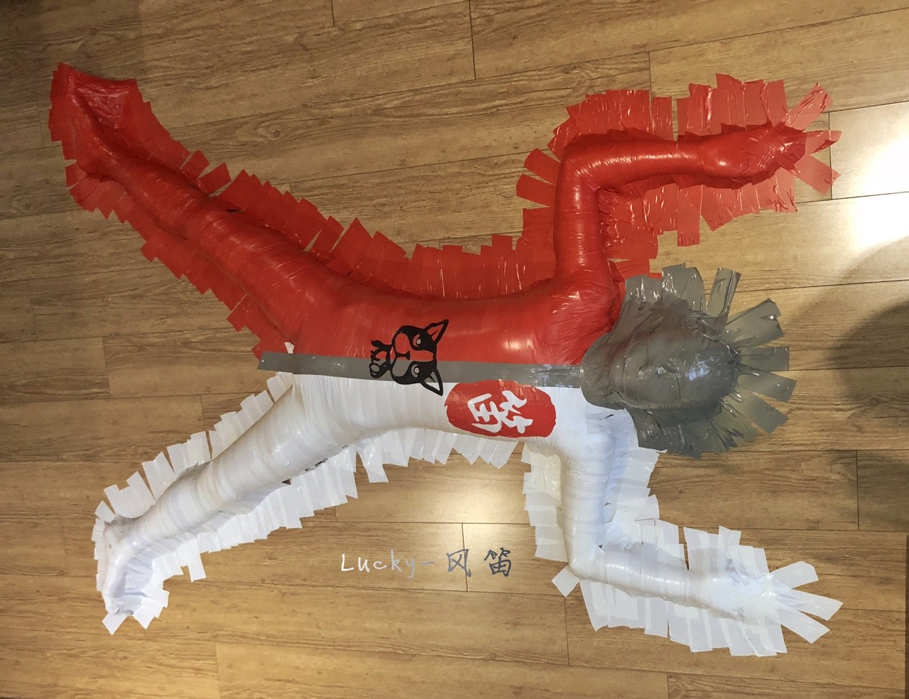 malebondagepigs: fengdi2017: 地板贴 Very cool tape bondage arrangement!