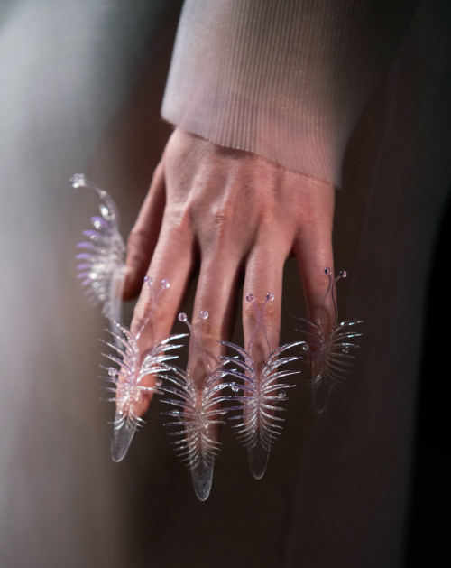 themakeupbrush:Iris van Herpen Spring 2021