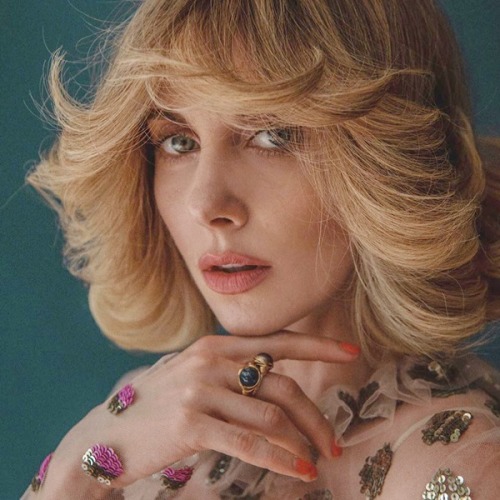 dailynetflixglow: Alison Brie for LadyGunn, photographed by Janell Shirtcliff.