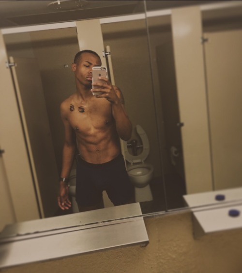 thebipage:  Tumblr: greyelacs  Snapchat: Terrezb Instagram: Papitrex