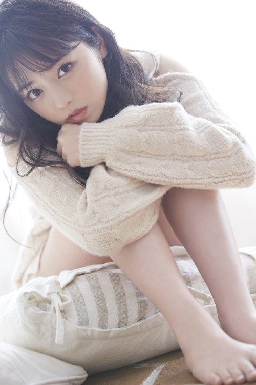 yurnahirate: (欅坂46 駆け上るまで待てない！－番外編－ 今泉佑唯 | HUSTLE PRESS OFFICIAL WEB SITEから) Part-2