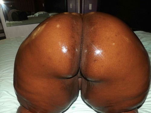 313bigbootyluver:  Wow😱