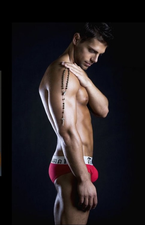 collegejocksuk:  Timoteo Classic Brief , I would also be looking down.