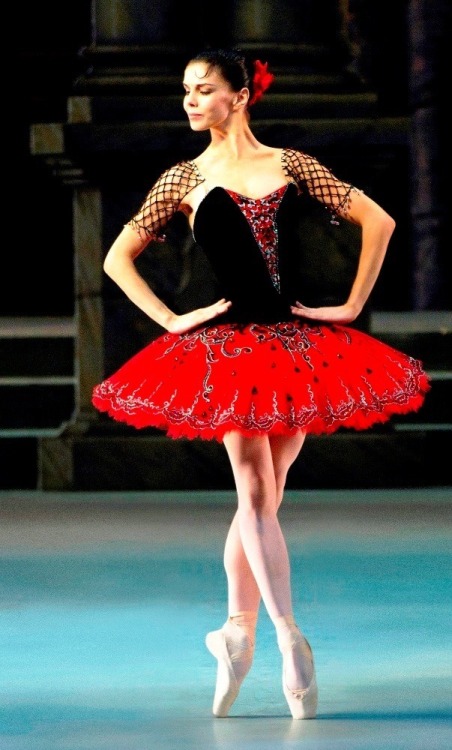 bunheadforever:  Besides the fact that we all adore natalia like no other! It says that she wears gaynor minden, does she, I could swear on anything that she doesn’t! Let me know?! 