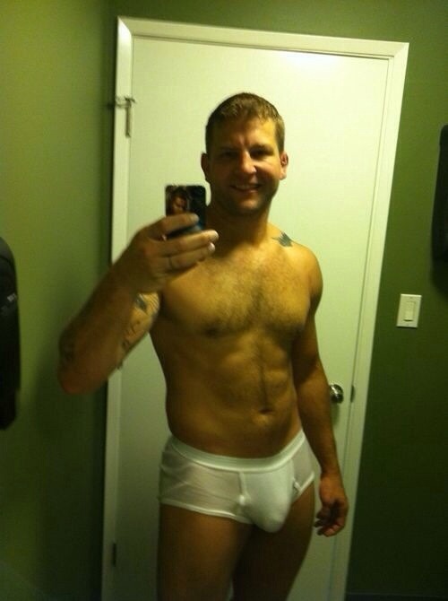 roscoearky:  4hombres4men:  HOT !!!!  Colby!!!! Oh yeah 