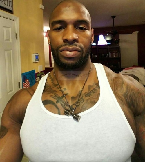 bigntastydc: Can you say lips 👉 http://bigntastydc.tumblr.com