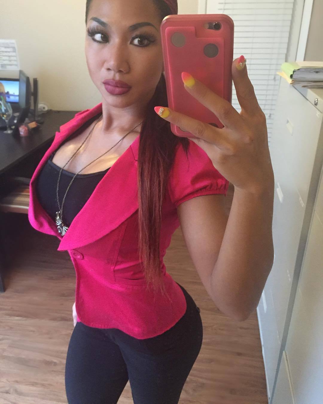 musclegirlsinmotion:  @tinang13 People think my every day life is waking up and taking