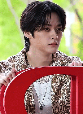 LEE KNOW X 'ATE' ERA