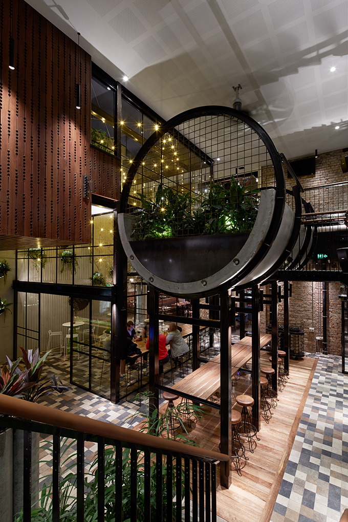 vivianhejie:  cjwho:  The Prahran Hotel, Melbourne, Australia | Techné Architects
