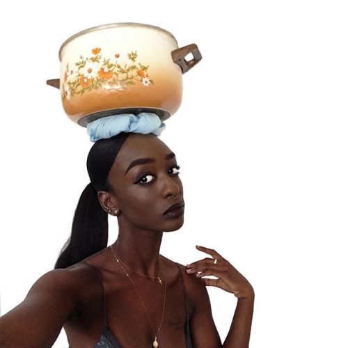 Loza Maleombho is Still Pushing Boundaries with Her ‘Alien Edits’ Selfie Series.Turning the lens on 