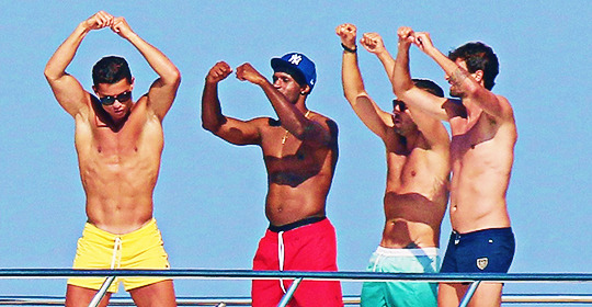 siempreconcristiano: Private lessons on how to celebrate “Ronaldo-Style” | Saint-Tropez,