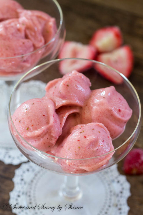 beautifulpicturesofhealthyfood:Banana Strawberry Ice Cream…RECIPE