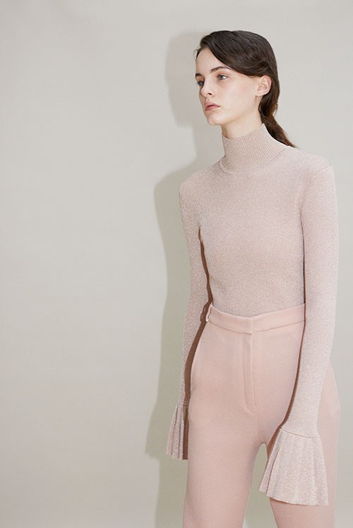 lilyandbabooshka: Cold Comfort. I have never been a summer person. The summer is too hot and the day