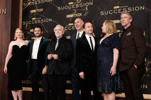 boomgers: El elenco de “Succession” atendiendo la premiere de la tercera temporada en el Museo Ameri