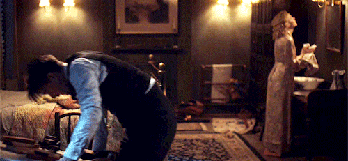 peakyblindersdaily:“Linda, I need you to save me. Again.”“You’re drunk. Again.”