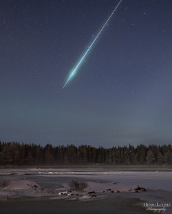 fuckyeahmeteorshowers:  Geminid meteor — Henri LuomaDecember 9, 2013 