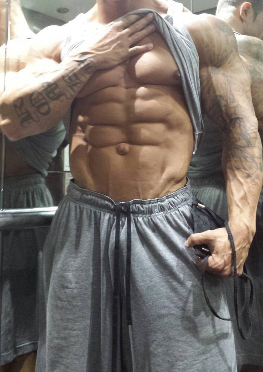 xtremotivation:  Follow us Now || submit your pics! || Facebook || Gym Apparel