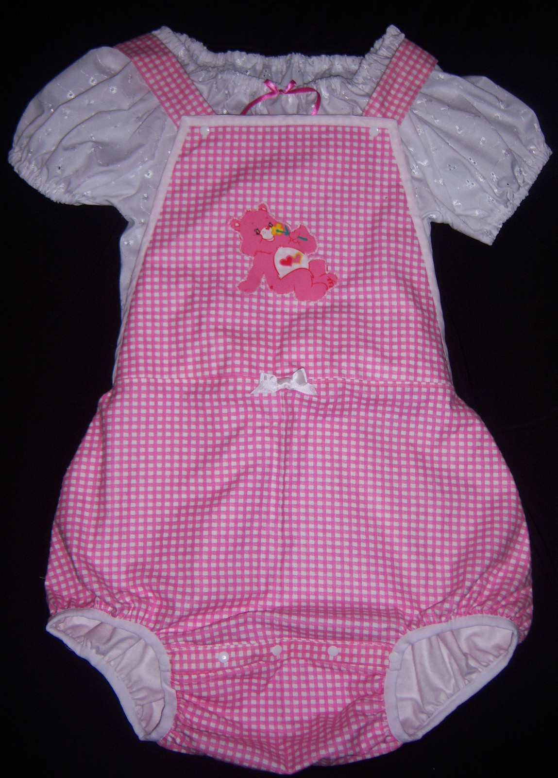 huggiesandkisses:  bbybrr:  Care Bears!  I have a bib made of the fabric in that