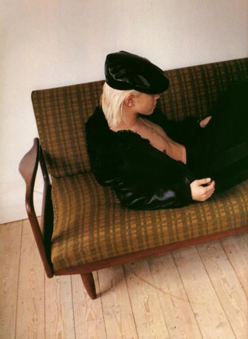 lunahydeist: hyde (L’Arc~en~Ciel) - SWITCH Octubre 2001 [Parte 2] *Please refrain from insulti