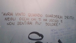 comepezzidipuzzleincompatibili:  outsider-totheworld:  Scritte nei bagni, a dir poco fantastiche.  ..